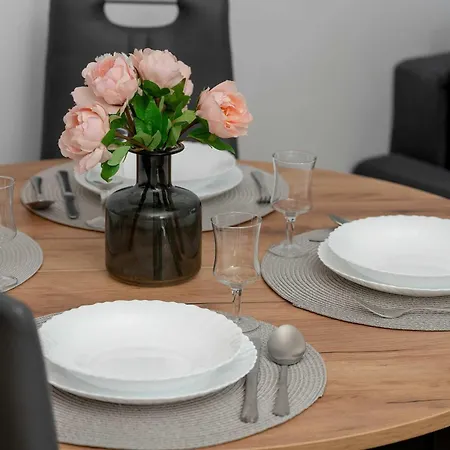 Apartmán Quiet With Parking Near The Center By Renters *