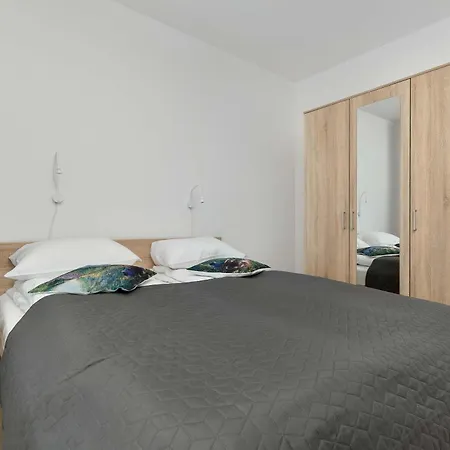 Quiet With Parking Near The Center By Renters * Gdansk
