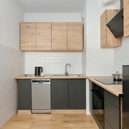 Quiet With Parking Near The Center By Renters * Gdaňsk